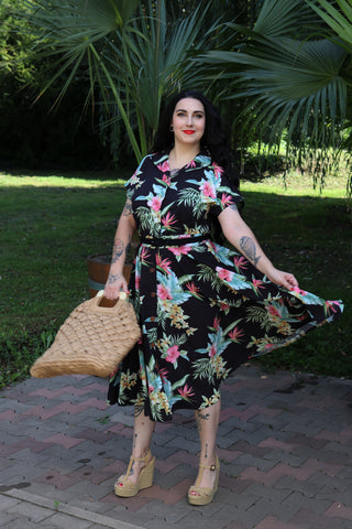 The "Beverly" Button Front Full Circle Skirt with Pockets in Black Honolulu Print, True 1950s Vintage Style