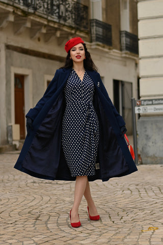 Robe à manches 3/4 « Mabel » en bleu marine à pois, un style vintage classique inspiré des années 1940