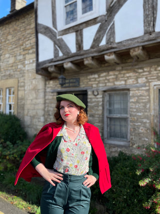 Veste en laine de style Pendleton 49er « Pearl » en rouge des années 40 par la couturière de Bloomsbury, style vintage classique et authentique des années 1940